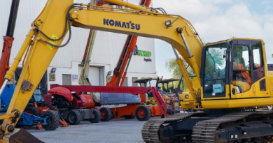 Sewa Excavator PC195